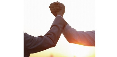 軟件開發(fā)工程師與測(cè)試工程師的溝通 軟件公司高效協(xié)作的核心